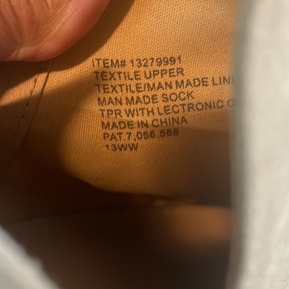 TORRID Pointed Toe V-Cut Bootie - Picture 3 of 9